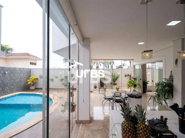 Casa / Sobrado em Condomínio para Venda em Goiânia/GO Jardins Madri 5 Quartos