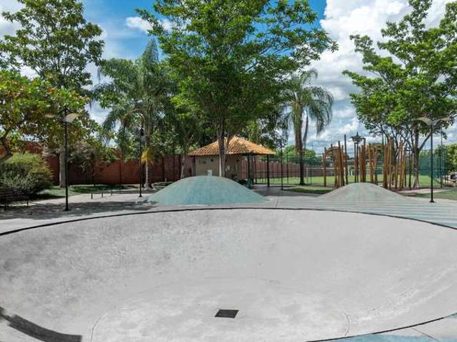Casa / Sobrado em Condomínio para Venda em Goiânia/GO Jardins Paris 5 Quartos