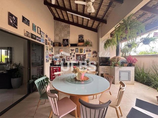 Casa / Sobrado em Condomínio para Venda em Goiânia/GO Loteamento Portal do Sol II 3 Quartos