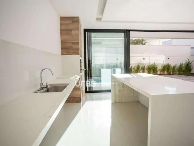 Casa / Sobrado em Condomínio para Venda em Goiânia/GO Residencial Goiânia Golfe Clube 4 Quartos