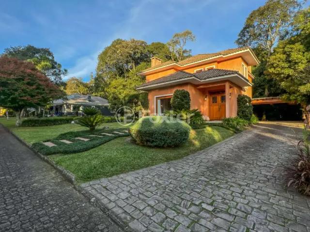 Casa / Sobrado em Condomínio para Venda em Gramado/RS Floresta 3 Quartos
