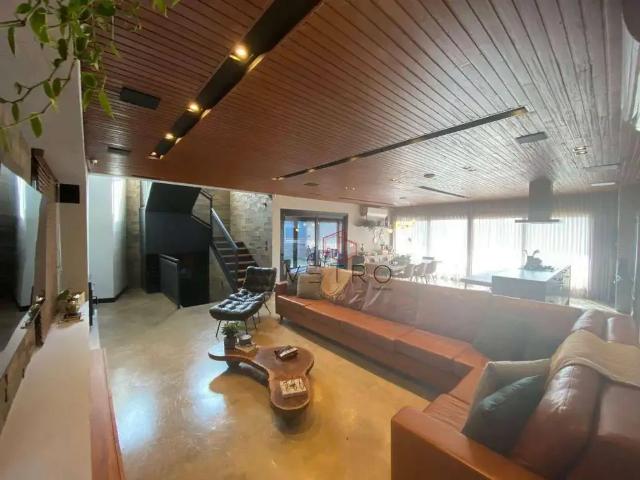 Casa / Sobrado em Condomínio para Venda em Gramado/RS Pórtico 5 Quartos