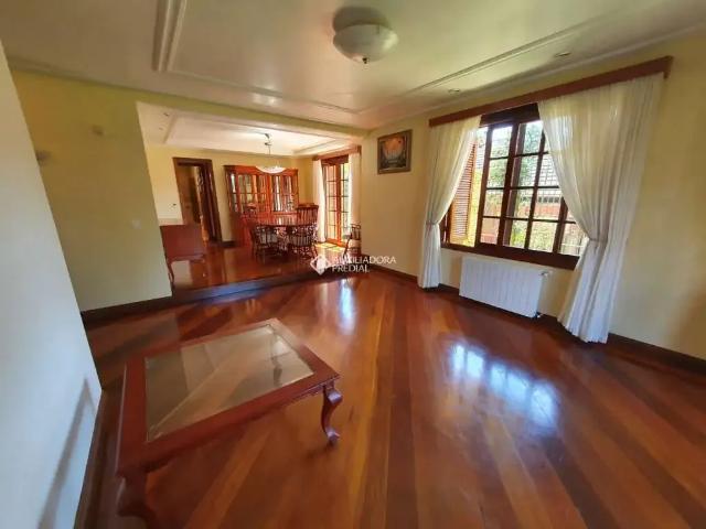 Casa / Sobrado em Condomínio para Venda em Gramado/RS Planalto 4 Quartos