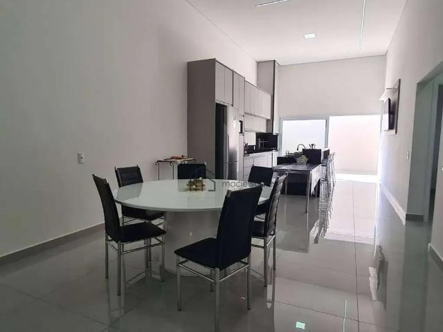Casa / Sobrado em Condomínio para Venda em Holambra/SP Centro 3 Quartos