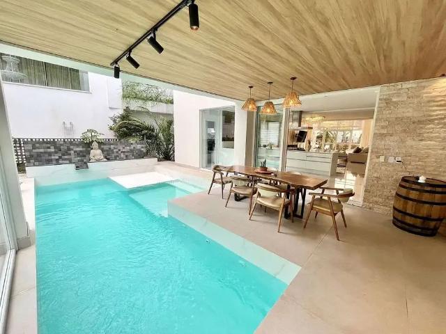 Casa / Sobrado em Condomínio para Venda em Itajaí/SC Balneário Santa Clara 4 Quartos