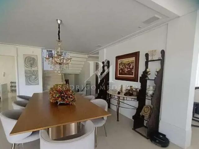 Casa / Sobrado em Condomínio para Venda em Itajaí/SC Balneário Santa Clara 5 Quartos