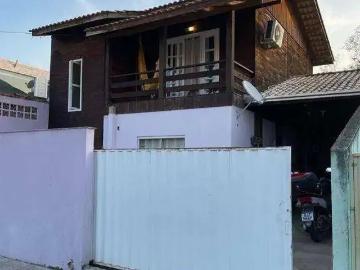 Casa / Sobrado em Condomínio para Venda em Itajaí/SC Espinheiros 4 Quartos