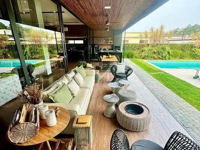 Casa / Sobrado em Condomínio para Venda em Itapema/SC Casa Branca 4 Quartos
