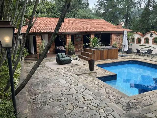 Casa / Sobrado em Condomínio para Venda em Itapevi/SP Condomínio Refúgio dos Pinheiros 4 Quartos