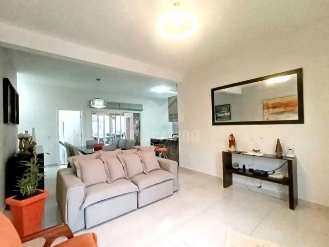Casa / Sobrado em Condomínio para Venda em Itatiba/SP Bairro da Posse 4 Quartos