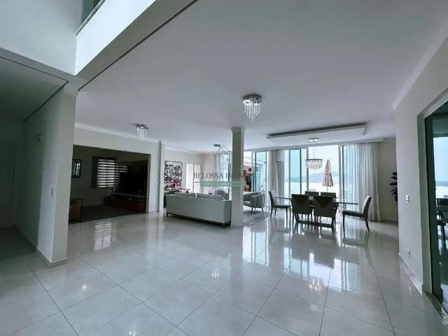 Casa / Sobrado em Condomínio para Venda em Itatiba/SP Parque das Laranjeiras 4 Quartos