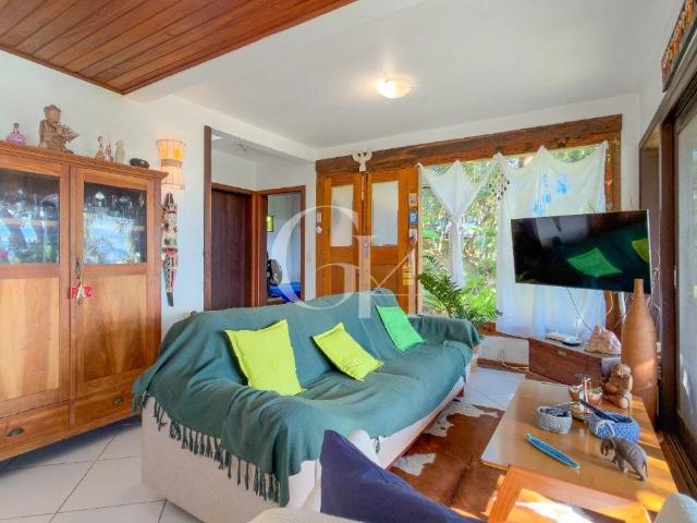 Casa / Sobrado em Condomínio para Venda em Imbituba/SC Praia do Rosa 3 Quartos