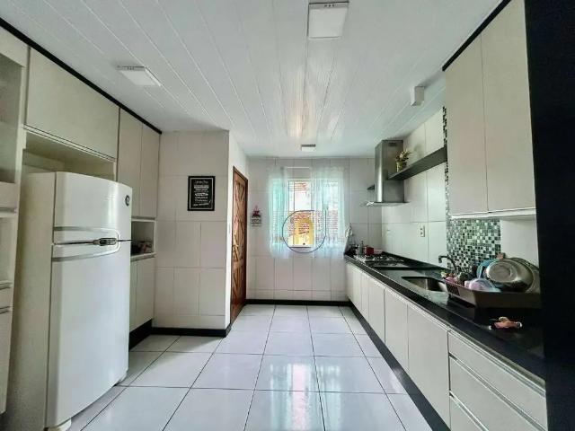 Casa / Sobrado em Condomínio para Venda em Juiz de Fora/MG Marumbi 4 Quartos