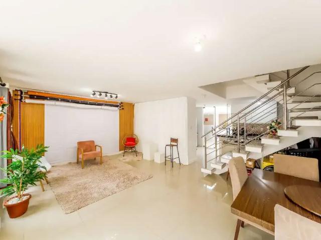 Casa / Sobrado em Condomínio para Venda em Juiz de Fora/MG Parque Guadalajara 4 Quartos