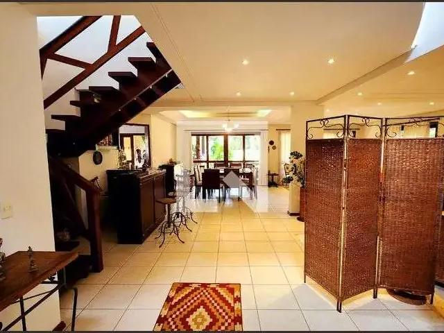 Casa / Sobrado em Condomínio para Venda em Jundiaí/SP Vale Azul 6 Quartos