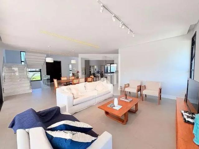 Casa / Sobrado em Condomínio para Venda em Jundiaí/SP Gramadão 4 Quartos