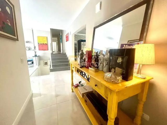 Casa / Sobrado em Condomínio para Venda em Jundiaí/SP Jardim Novo Mundo 4 Quartos