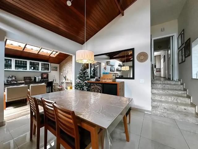 Casa / Sobrado em Condomínio para Venda em Jundiaí/SP Jardim Novo Mundo 3 Quartos