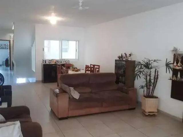 Casa / Sobrado em Condomínio para Venda em Jundiaí/SP Medeiros 5 Quartos