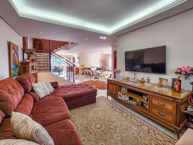 Casa / Sobrado em Condomínio para Venda em Jundiaí/SP Residencial Village das Flores 5 Quartos