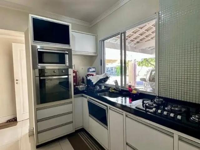 Casa / Sobrado em Condomínio para Venda em Jacareí/SP Vila Branca 3 Quartos