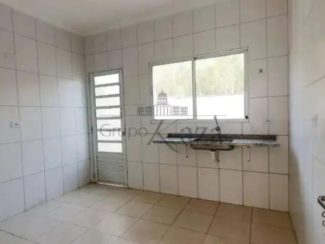 Casa / Sobrado em Condomínio para Venda em Jacareí/SP Jardim Jacinto 2 Quartos