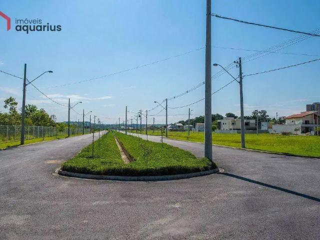 Casa / Sobrado em Condomínio para Venda em Jacareí/SP Jardim Jacinto 3 Quartos