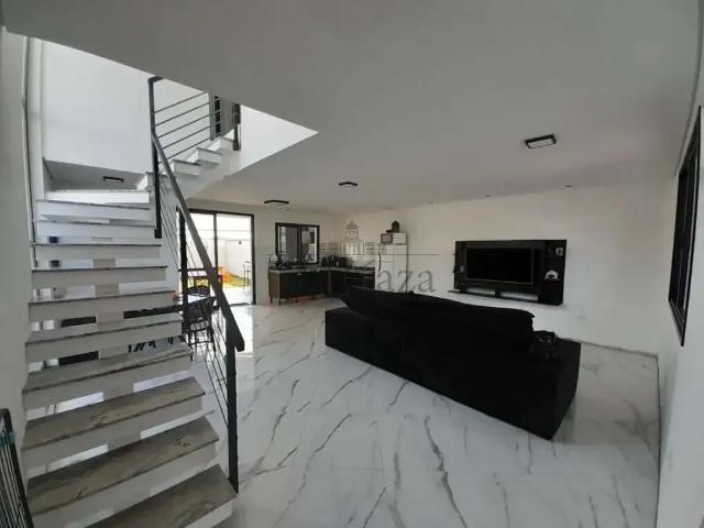 Casa / Sobrado em Condomínio para Venda em Jacareí/SP Jardim Jacinto 3 Quartos