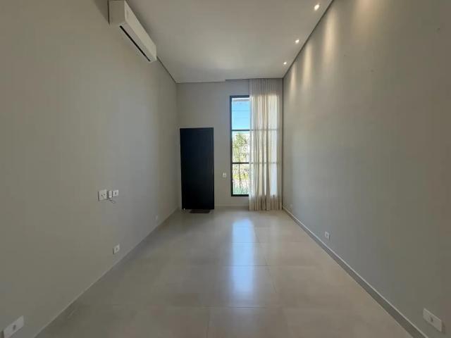 Casa / Sobrado em Condomínio para Venda em Jacareí/SP Jardim Jacinto 3 Quartos