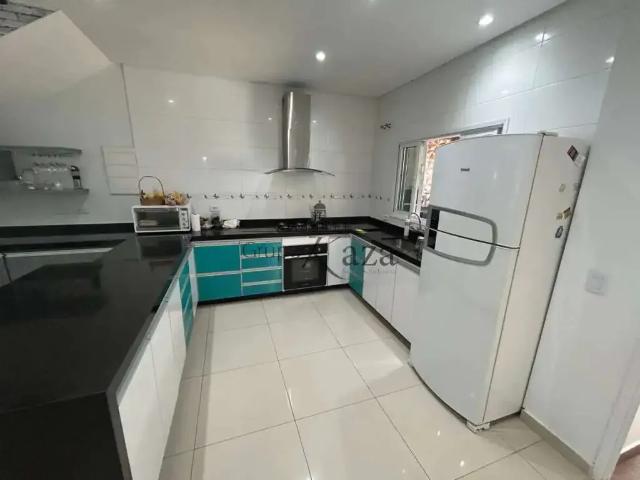 Casa / Sobrado em Condomínio para Venda em Jacareí/SP Jardim Jacinto 3 Quartos