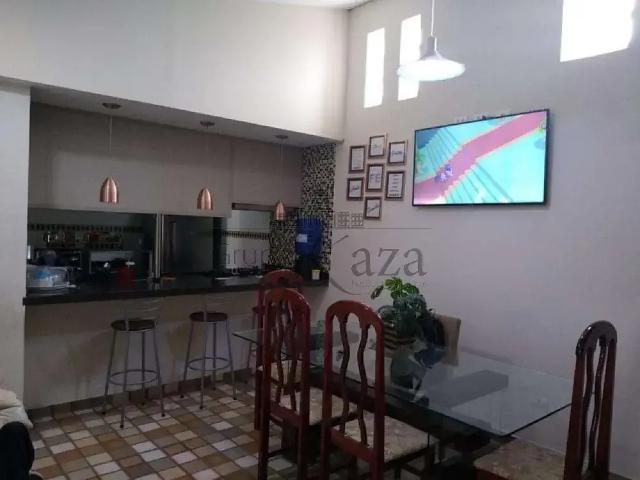 Casa / Sobrado em Condomínio para Venda em Jacareí/SP Jardim Marcondes 2 Quartos