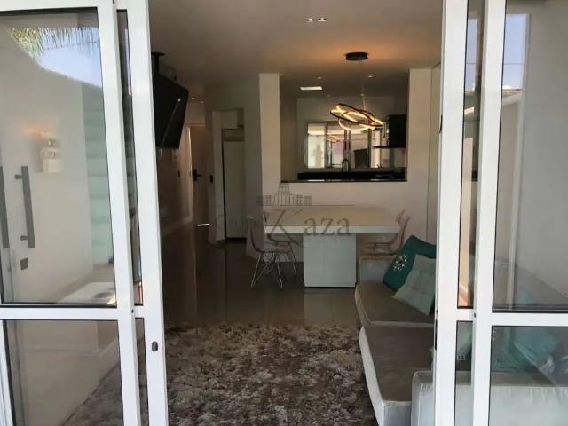 Casa / Sobrado em Condomínio para Venda em Jacareí/SP Jardim Santa Maria 3 Quartos