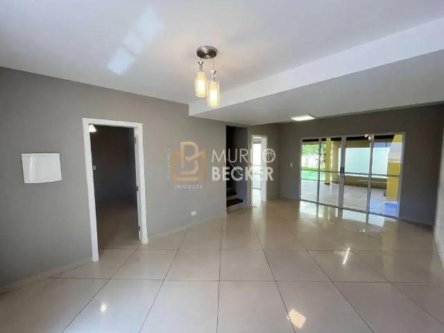 Casa / Sobrado em Condomínio para Venda em Jacareí/SP Loteamento Villa Branca 4 Quartos