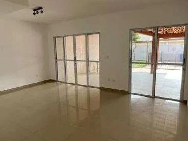 Casa / Sobrado em Condomínio para Venda em Jacareí/SP Loteamento Villa Branca 3 Quartos