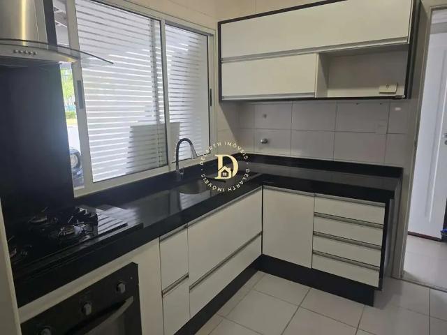 Casa / Sobrado em Condomínio para Venda em Jacareí/SP Loteamento Villa Branca 3 Quartos