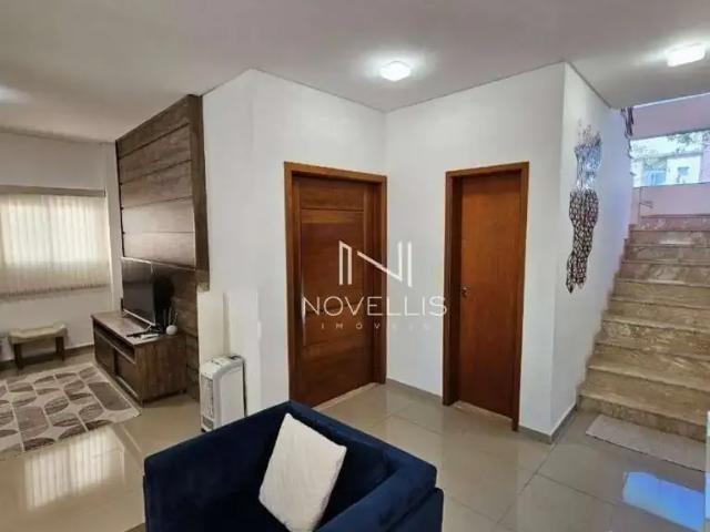 Casa / Sobrado em Condomínio para Venda em Jacareí/SP Parque Califórnia 3 Quartos