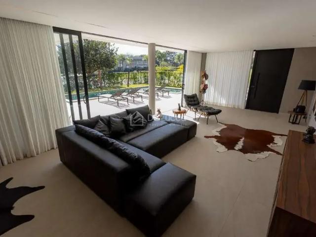 Casa / Sobrado em Condomínio para Venda em Jaguariúna/SP Tamboré 4 Quartos