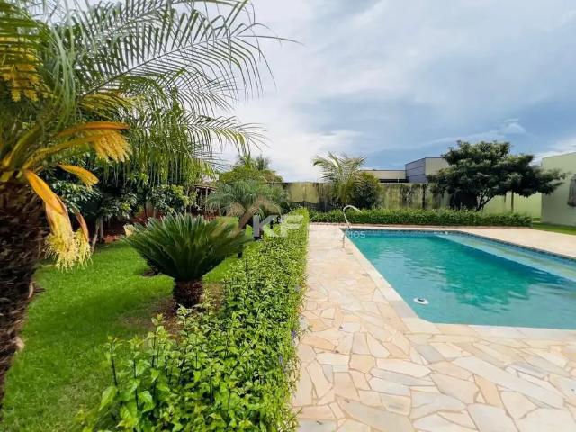 Casa / Sobrado em Condomínio para Venda em Jardinópolis/SP Centro 4 Quartos