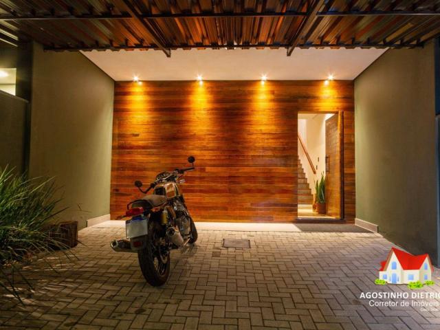Casa / Sobrado em Condomínio para Venda em Joinville/SC Aventureiro 3 Quartos
