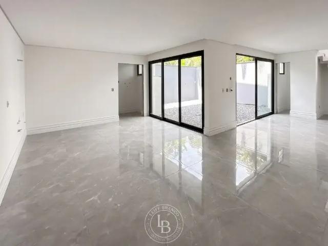 Casa / Sobrado em Condomínio para Venda em Joinville/SC América