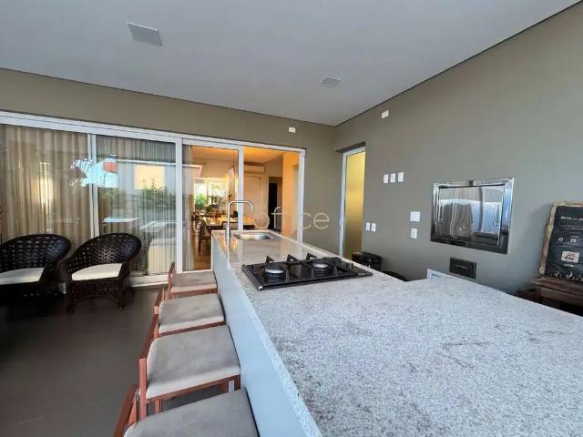 Casa / Sobrado em Condomínio para Venda em Joinville/SC Boa Vista 3 Quartos
