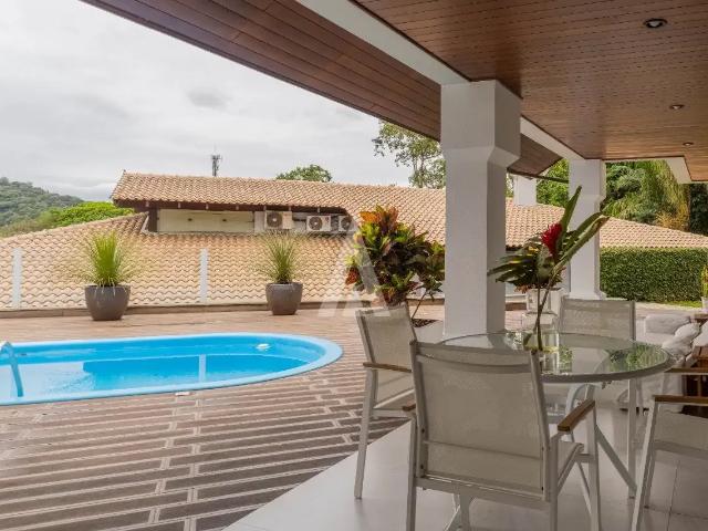 Casa / Sobrado em Condomínio para Venda em Joinville/SC Centro 4 Quartos
