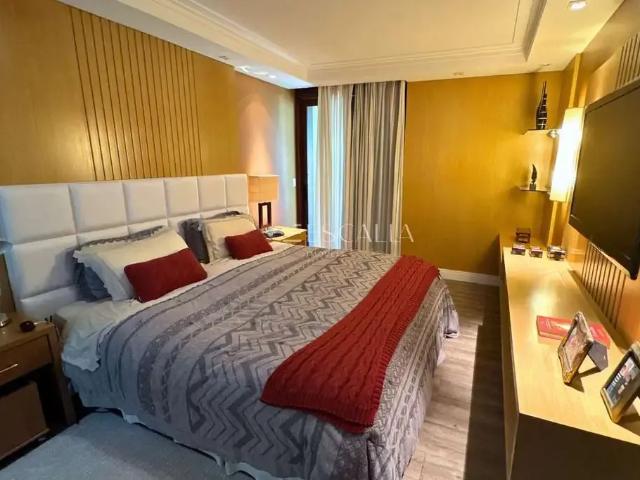 Casa / Sobrado em Condomínio para Venda em Joinville/SC Glória 4 Quartos