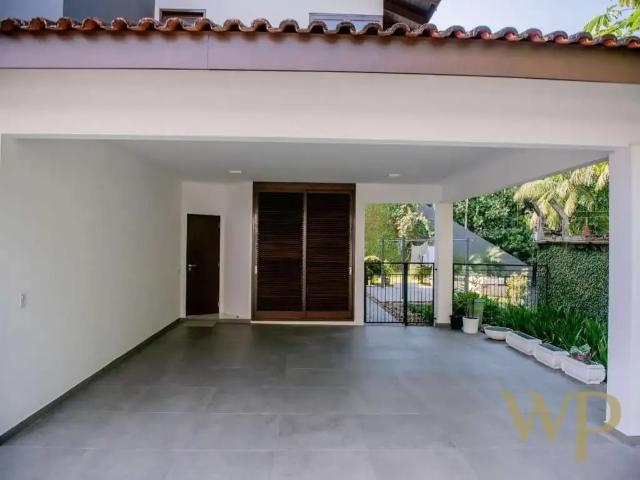 Casa / Sobrado em Condomínio para Venda em Joinville/SC Glória 4 Quartos