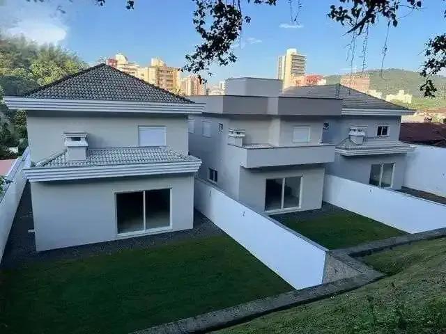 Casa / Sobrado em Condomínio para Venda em Joinville/SC Glória 4 Quartos