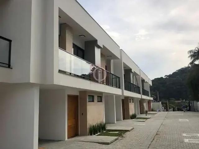 Casa / Sobrado em Condomínio para Venda em Joinville/SC Glória 3 Quartos