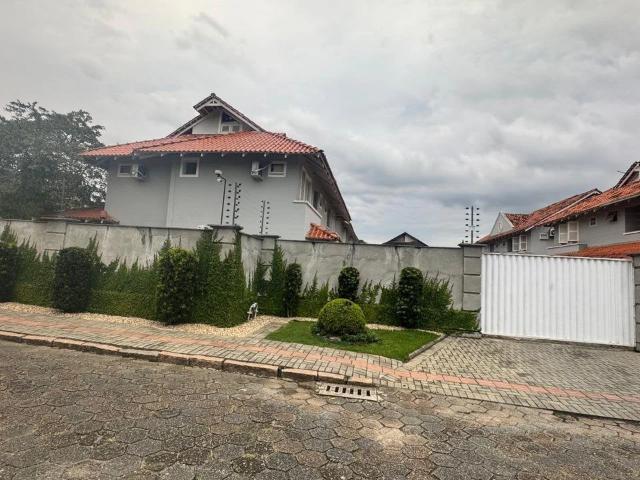 Casa / Sobrado em Condomínio para Venda em Joinville/SC Glória 3 Quartos