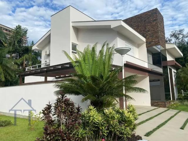 Casa / Sobrado em Condomínio para Venda em Joinville/SC Glória 3 Quartos