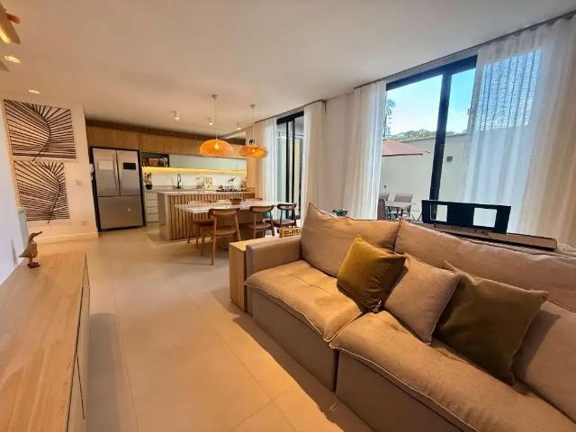 Casa / Sobrado em Condomínio para Venda em Joinville/SC Glória 3 Quartos