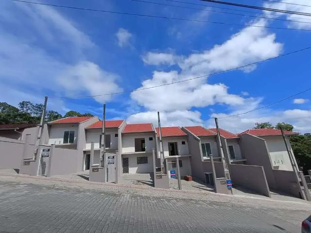 Casa / Sobrado em Condomínio para Venda em Joinville/SC João Costa 3 Quartos
